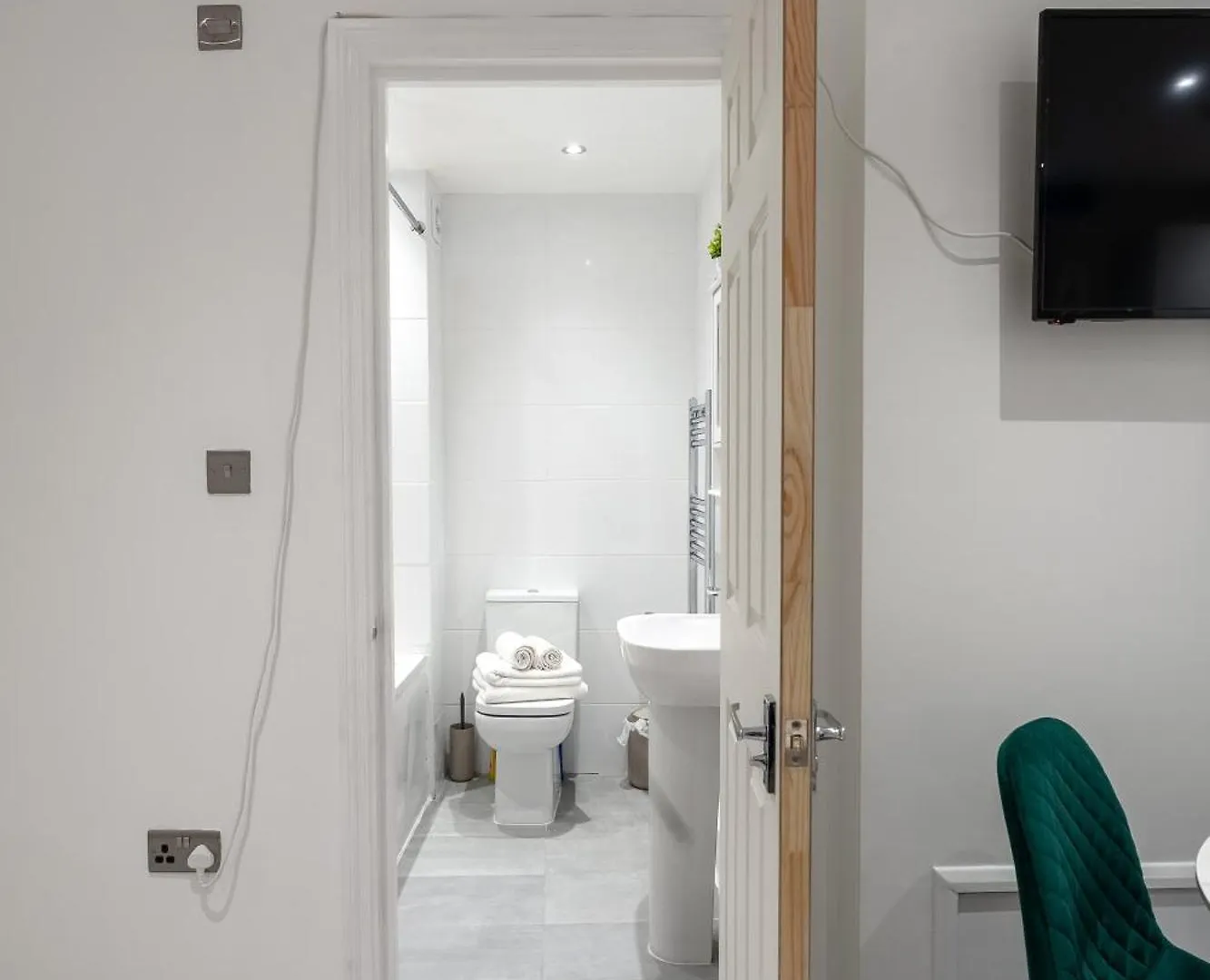 Beautiful Flat Near Central London - Entire Flat - Equipped Kitchen - Private Bathroom
